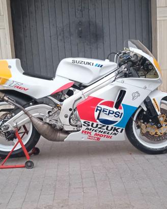Suzuki RGV 250 VJ 22