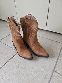 Stivaletti eco naubuk