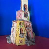 Scultura Casette Torre in Ceramica Dipinta a Mano