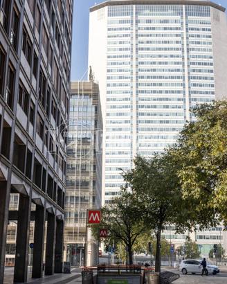 LOCALE COMMERCIALE IN POSIZIONE STRATEGICA