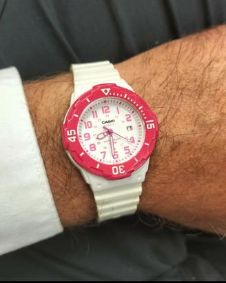 Casio LRW 200H Rosa fucsia e bianco Whater Resist
