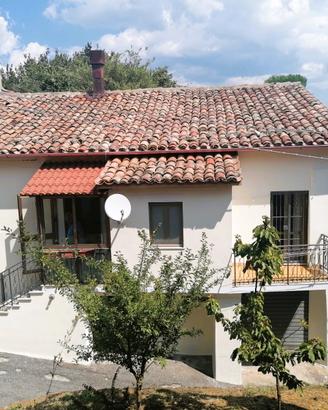 Casa indipendente e arredata a carlopoli