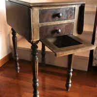 TAVOLINO CON RIBALTE  DEL 900