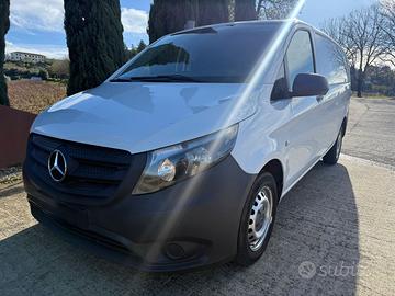 Mercedes Benz VITO 111 CDI LONG SI PERMUTE