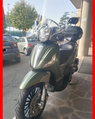 Piaggio beverly 300 s +0maggi0 casco+rate+permute