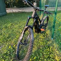 Canyon Torque ON CF 8 Tg. M Batteria 900Wh