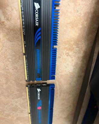 PC Completo con mobile e accessori. DDR3 8GB ssd