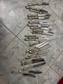 24 coltelli color argento
