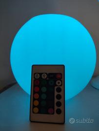 sfera e faretto led multicolore 