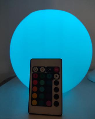 sfera e faretto led multicolore 