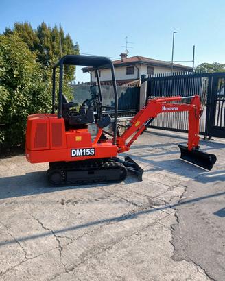 E252 - ESCAVATORE HINOWA 15 Q