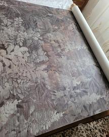 Carta da parati con motivi floreali