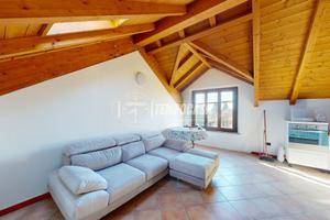 Bilocale mansardato con posto auto