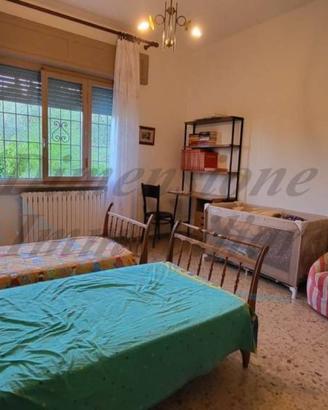 Villa di 130 m² con 5 locali e posto auto a Rosign