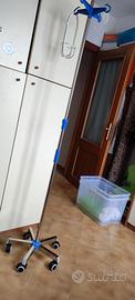 Asta per flebo con cesti porta flebo