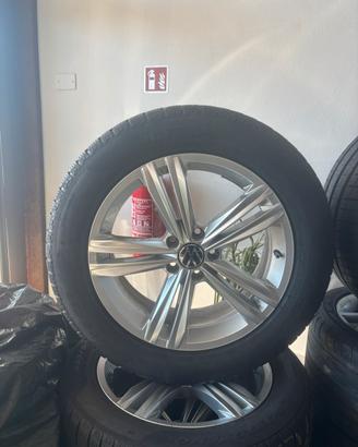 CERCHI VOLKSWAGEN DA 18” + gomme invernali Pirelli