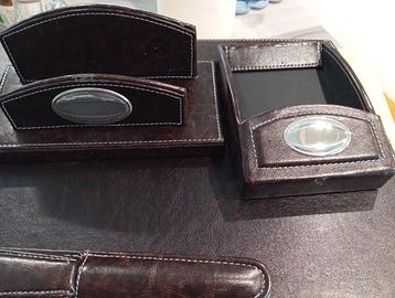 Set scrivania in pelle