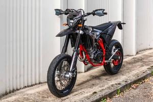 Beta RR 125 4T motard R Black nuova