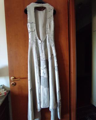 Abito da sera in paillettes argento