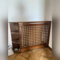 Mobile in legno apribile per termosifone