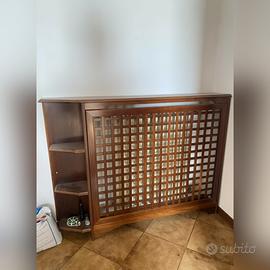 Mobile in legno apribile per termosifone