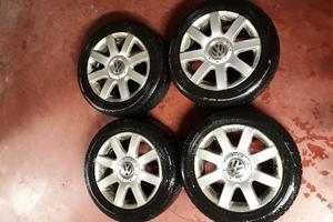 4 cerchi in lega VW con pneumatici invernali