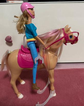 Cavallo Barbie con movimento