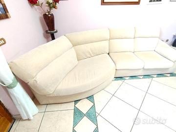 Divano angolare con penisola