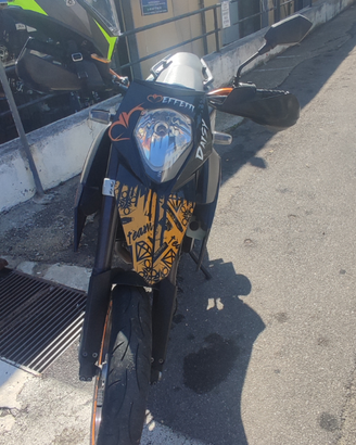 Ktm 690 supermoto A2 leovince 2011