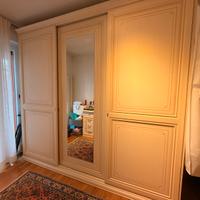 Armadio con specchiera  + comò