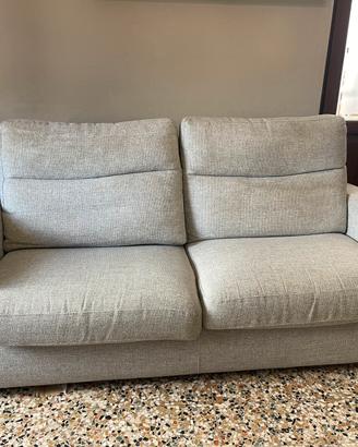 Divano “Poltrone e sofa’”.