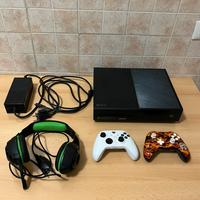 Xbox One 500GB Console Nera + 2 Controller + cavi