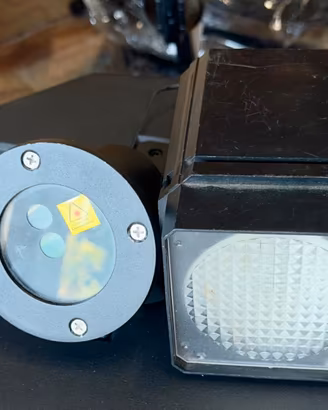 SET 2 LUCI, STROBO & LASER ESTERNO DA CASA