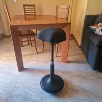 Sgabello  – robusto e versatile, come nuovo