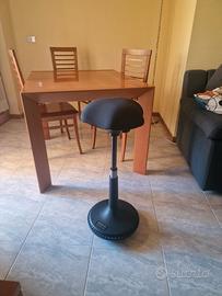 Sgabello  – robusto e versatile, come nuovo