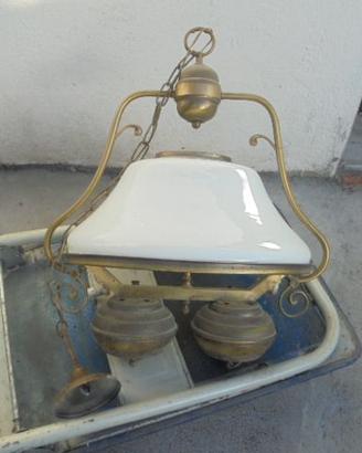 Vari lampadari vintage rame ottone  vetro permuto