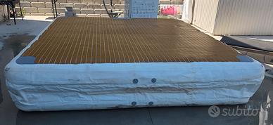 piattaforma gonfiabile galleggiante 