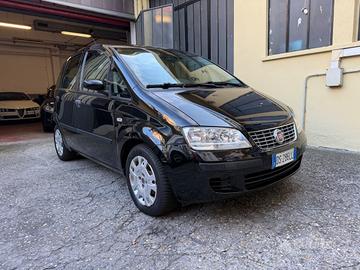 Fiat Idea 1.2 16v Black Label