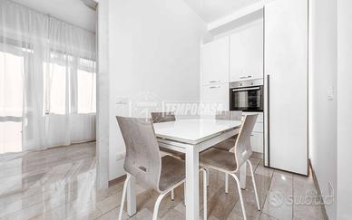 BILOCALE CON DOPPIO AFFACCIO E POSSIBILITÀ DI UNIO