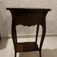 Coppia Mobiletti in stile