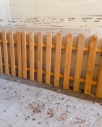 Cancellata staccionata in legno