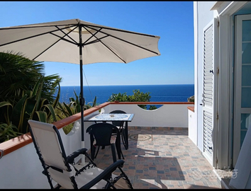 Monolocale vista mare