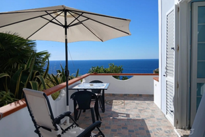 Monolocale vista mare