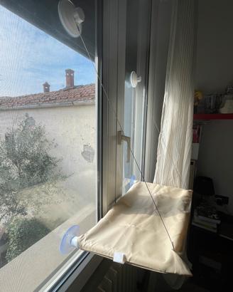 Cuccia finestra gatto