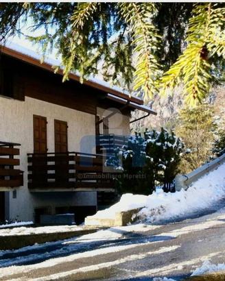 Appartamento di 80 m² con 3 locali e box auto a Va