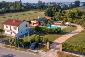 Casa indipendente con piscina