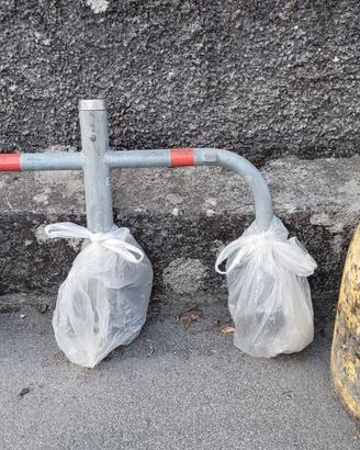 Dissuasore in acciaio posto auto