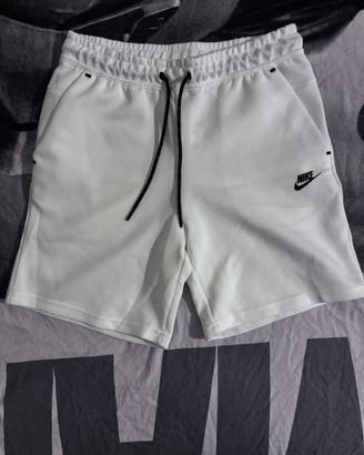 Shorts nike tech bianco