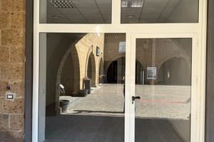 Locale ben ristrutturato