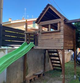 Casa con scivolo